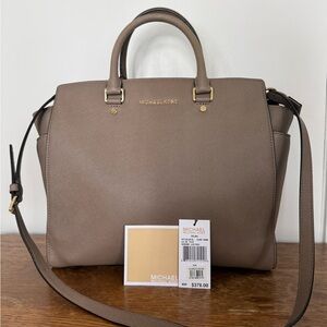 Michael Kors Large Selma Satchel/Crossbody Bag in Dark Dune